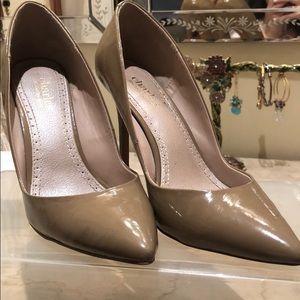 Charles David Taupe Pumps